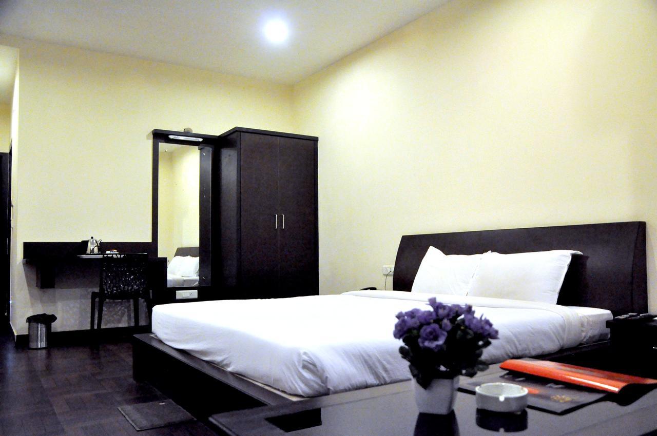 Hotel Suncity Palace Jharsuguda Exteriör bild