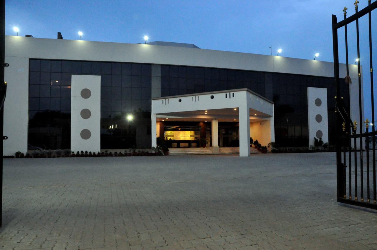 Hotel Suncity Palace Jharsuguda Exteriör bild